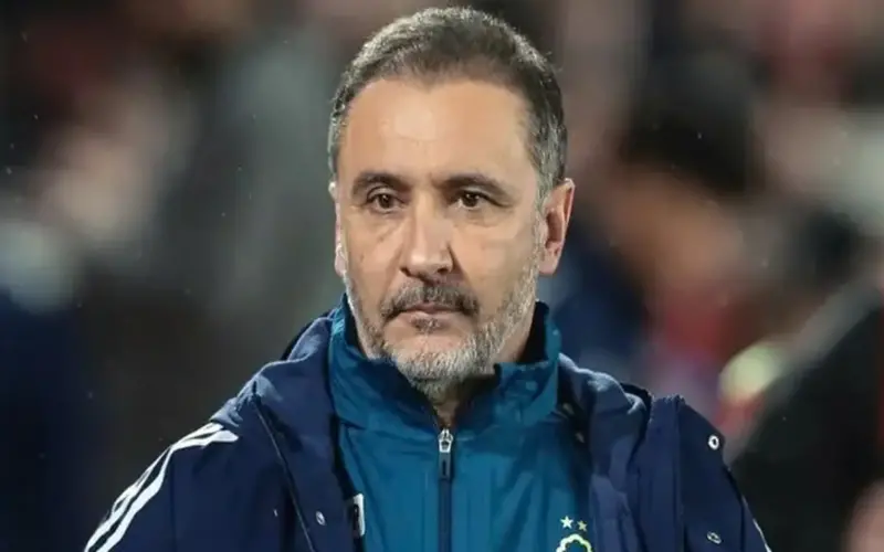 نادي من الدوري الإنجليزي الممتاز يقيل مدربه في منتصف كأس العالم 2026.